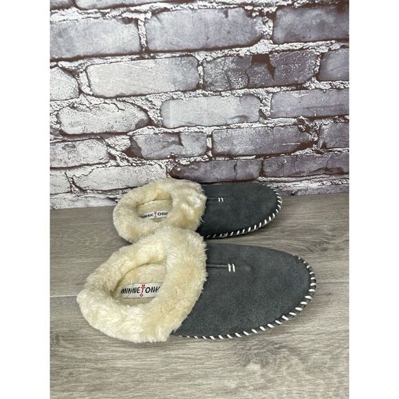 Minnetonka 40914 Gray Suede Leather Fur Slip On Slippers Women Sz 7M US/38EU - Picture 1 of 16